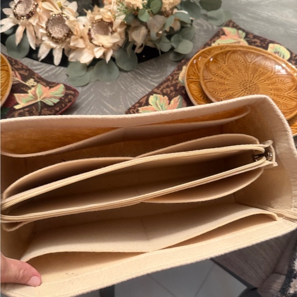 Organizer - Picture 3 of 9